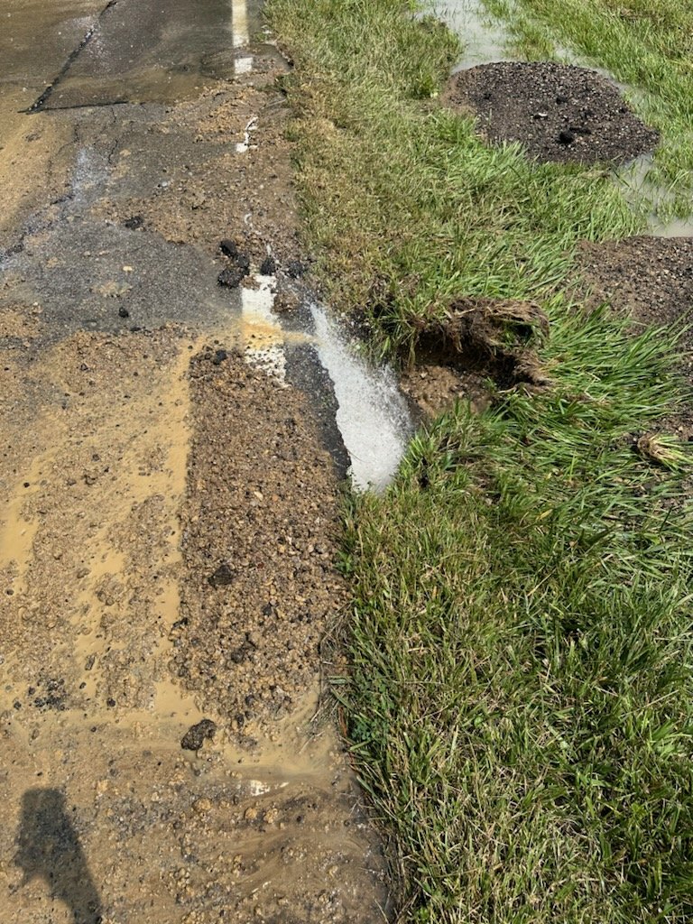 🚧🚨#TrafficAlert🚨🚧

The 8500 block of Butterworth Rd is temporarily closed due to a water main break. <a href="/warrenco_water/">Warren County Water</a> is responding for assistance. Please find an alternate route.