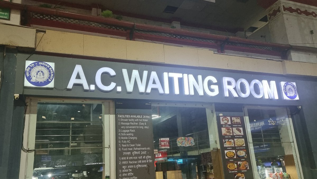 dkshah81's tweet photo. @WesternRly @AshwiniVaishnaw @Mumbaicentral18 @RailMinIndia
This waiting room located at Mumbai Central Railway Station. Using logo of Indian Railway and charging money from passenger. This is illegal and unethical. The logo should remove from immediately. Awaiting Action soon. https://t.co/SMhteRjGI4
