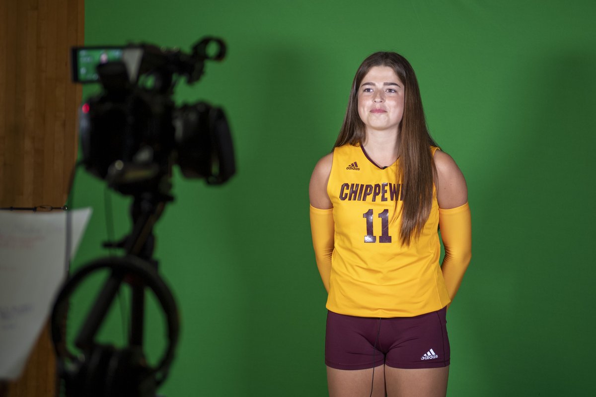 CMUVolleyball's tweet photo. Had our in house media day yesterday, got some great stuff 👀

Can't wait to share it all with you soon 🤭

#FireUpChips🔥⬆️🏐 https://t.co/wc2E4Q0KDL