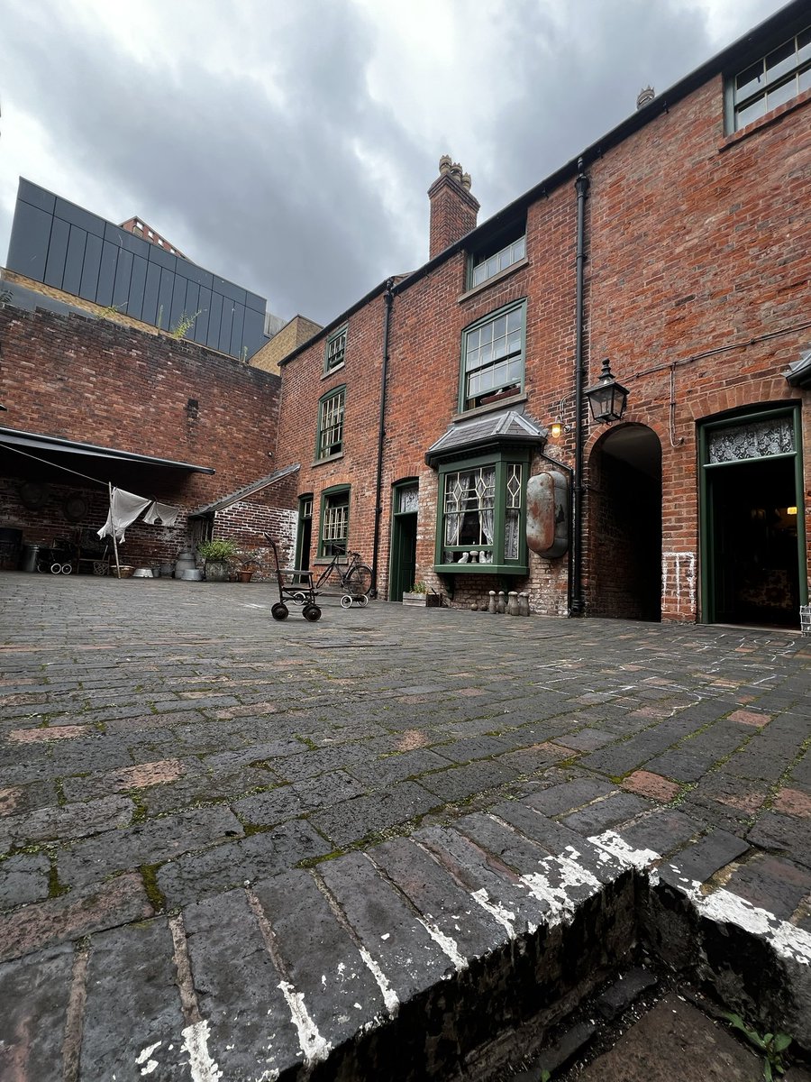 LivingHistoryUK's tweet image. Excellent visit to the #backtobacks in Birmingham today. Amazing to see how some people lived as recent as the 1970’s. #nationaltrust