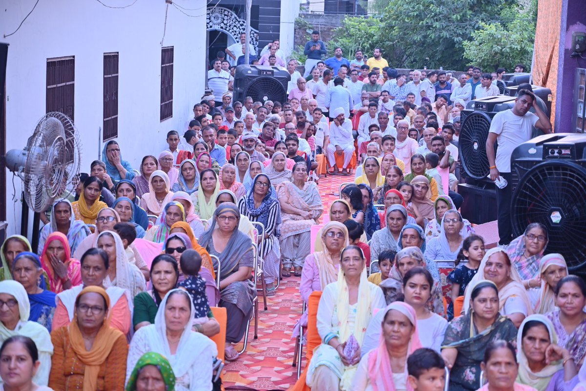 DDSharmaKKR's tweet photo. जन आशीर्वाद यात्रा थानेसर के लिए इतना असरदार होगा हमने सोचा भी नहीं था। कल्पनाओं की कसौटी पर कायम उतरता अपना थानेसर नवीनतम नव निर्माण की ओर तेजी से अग्रसर हो रहा हैं।
मुझे यकीन है आप लोगों का समर्थन इस बार कुरुक्षेत्र में विकास का एक नया गौरवगाथा लिखने जा रहा है। https://t.co/suWfuj9Rta