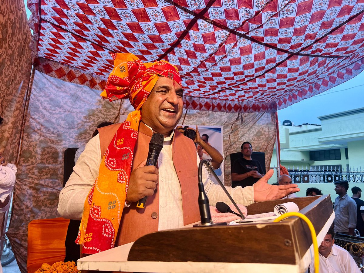 DDSharmaKKR's tweet photo. जन आशीर्वाद यात्रा थानेसर के लिए इतना असरदार होगा हमने सोचा भी नहीं था। कल्पनाओं की कसौटी पर कायम उतरता अपना थानेसर नवीनतम नव निर्माण की ओर तेजी से अग्रसर हो रहा हैं।
मुझे यकीन है आप लोगों का समर्थन इस बार कुरुक्षेत्र में विकास का एक नया गौरवगाथा लिखने जा रहा है। https://t.co/suWfuj9Rta