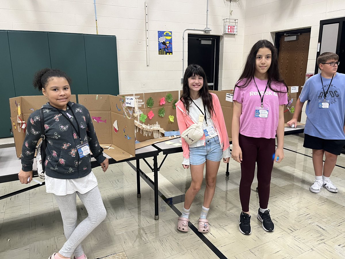 Miss Borst tweet media