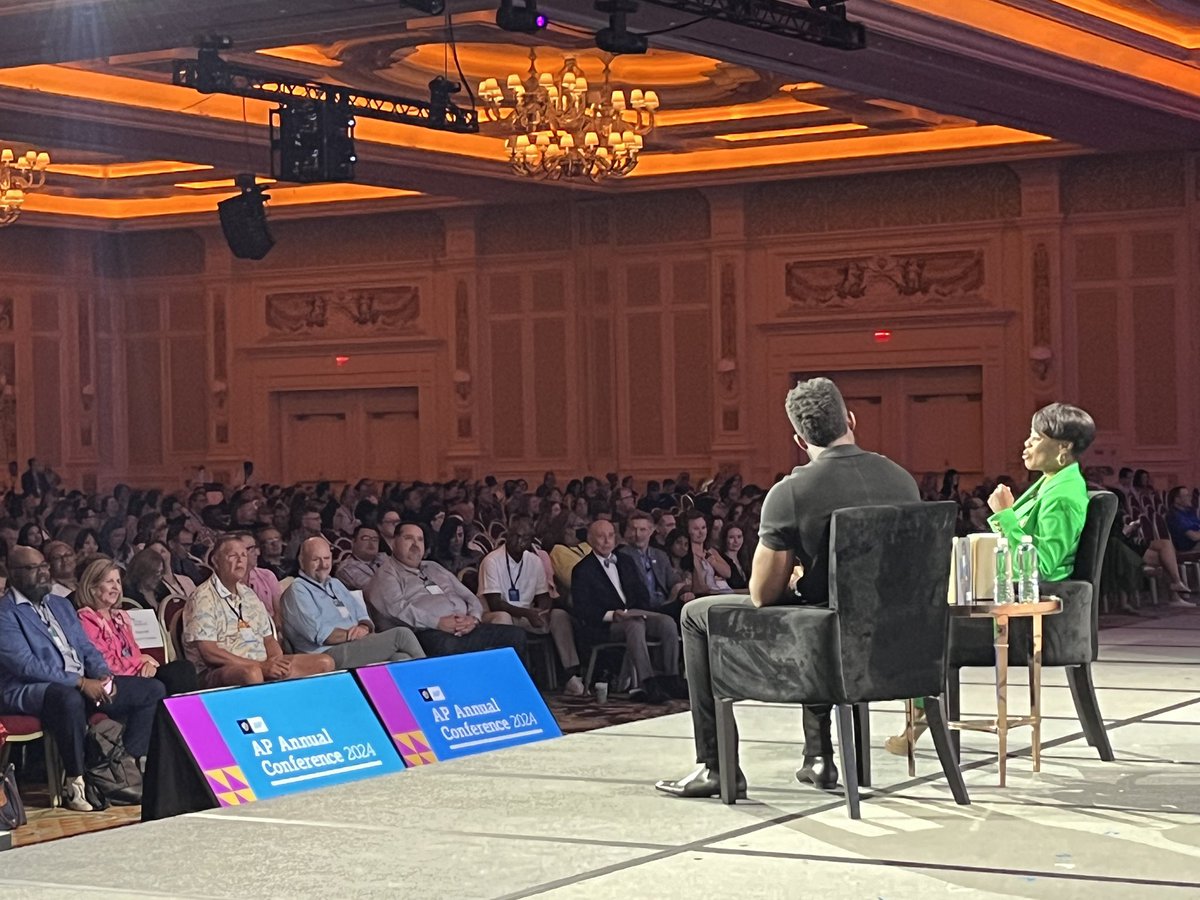 CB_Forums's tweet photo. Bestselling author @EmmanuelAcho talks with Dr. Cynthia Glover Woods @RCOE about his own educational journey and how it shaped his perspectives. 🙌 #AP_Conf #ChangeMaker https://t.co/72mhvECIfX