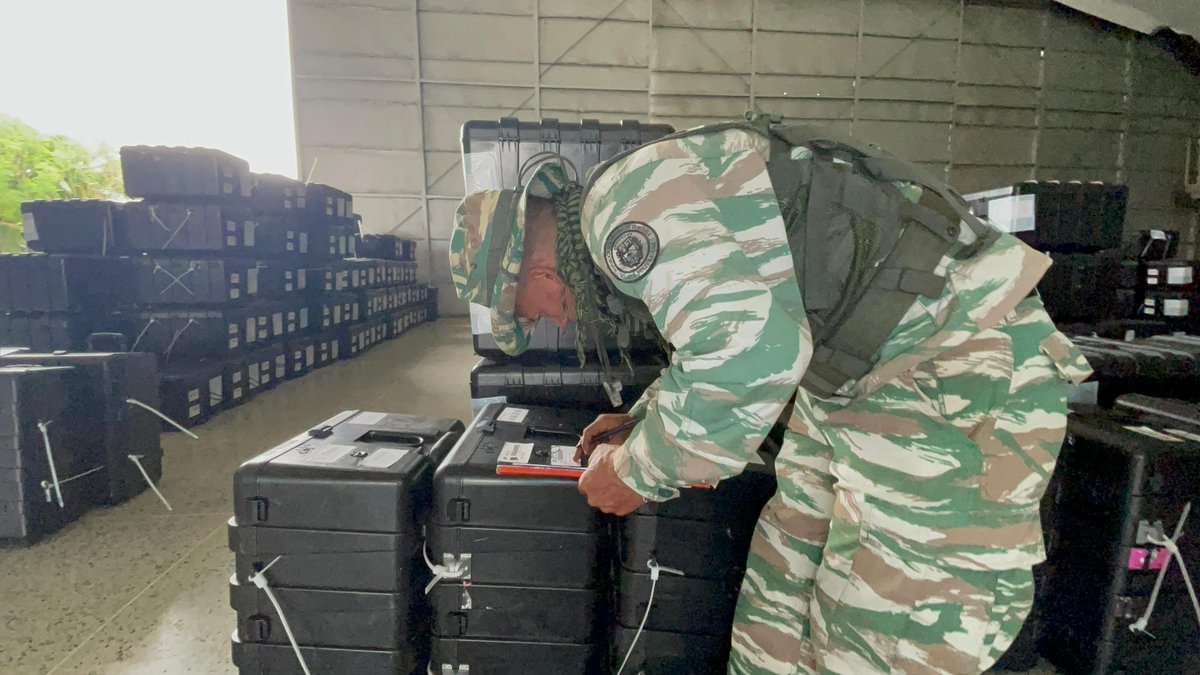 #MásFotos || Nuestros hombres y mujeres de la gloriosa FANB, desplegados a través de la Operación República Elecciones Presidenciales 2024, en los centros electorales habilitados por el CNE en el estado Aragua.