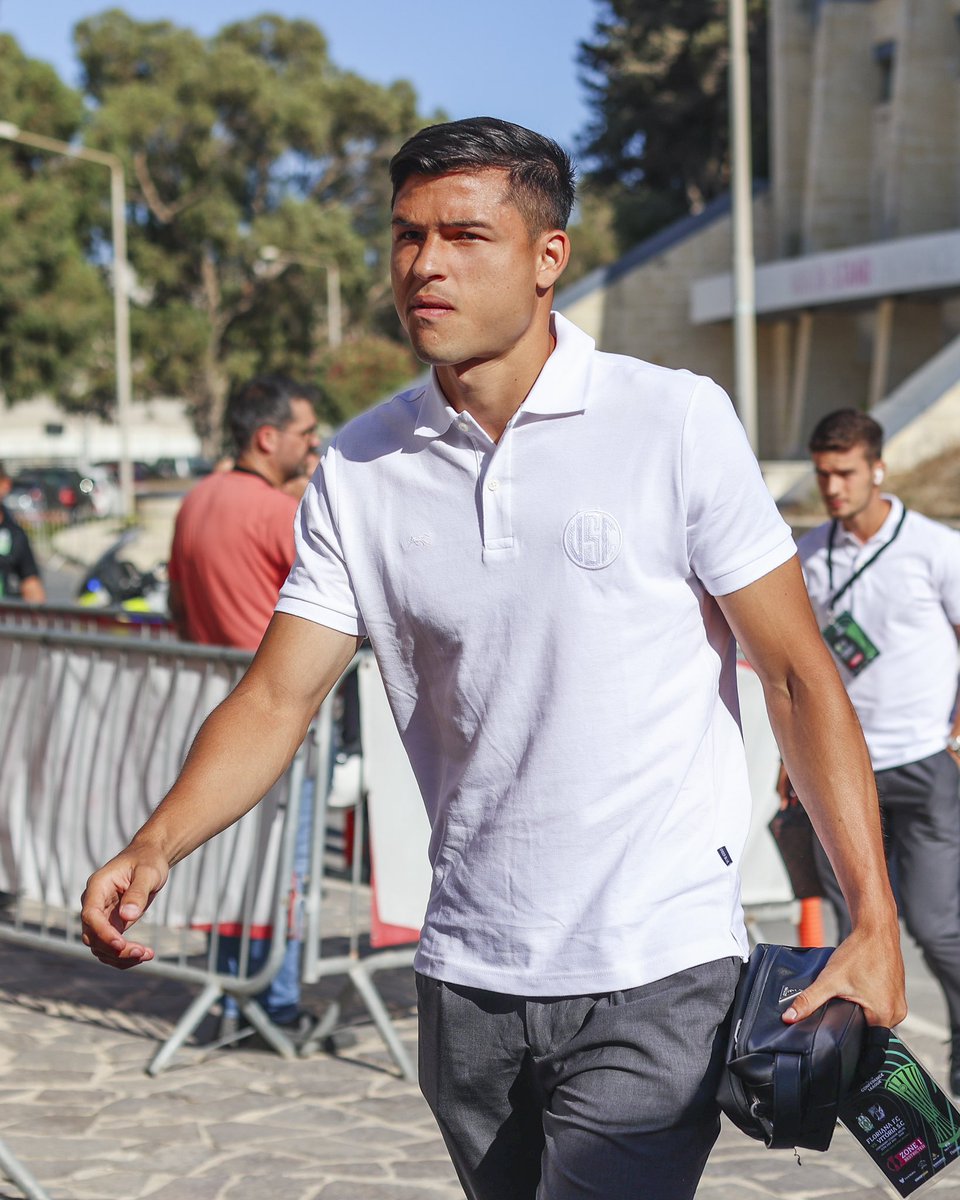 VitoriaSC1922's tweet photo. They're here! 😎
#EspíritoDeVitória • #UECL • #FFCVSC https://t.co/grIGqXjCKG