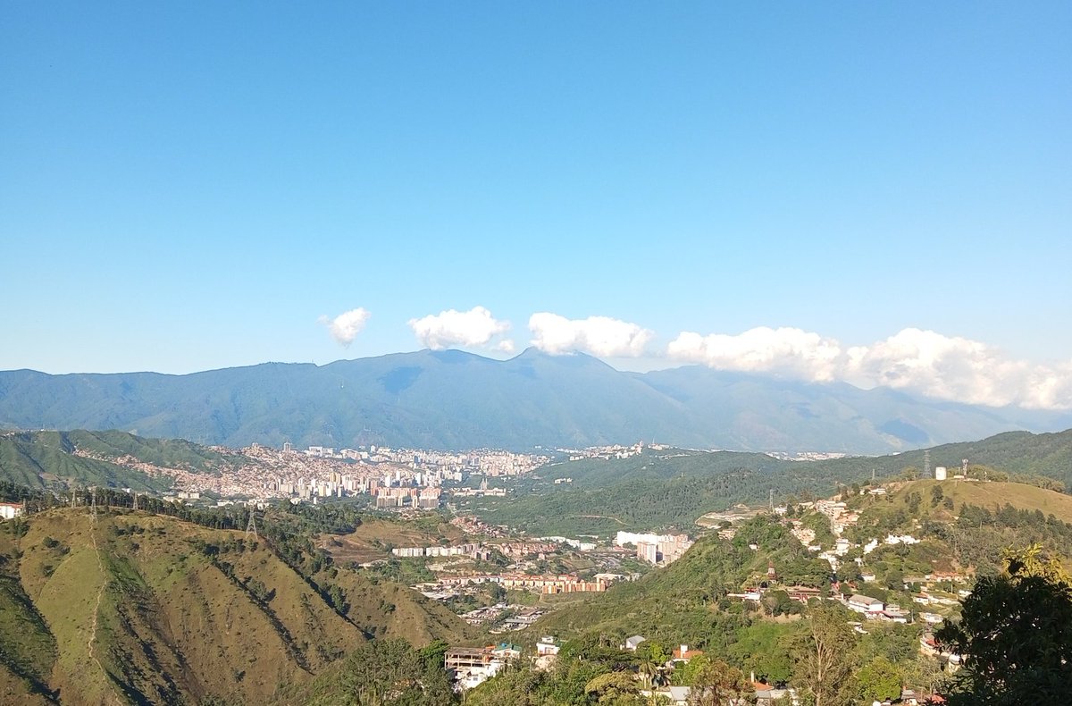 mingyarb's tweet photo. Feliz cumpleaños mi Santiago León de Caracas 💐 
#Caracas457 
#caracas
#santiagoleondecaracas https://t.co/b6rAU2viGW