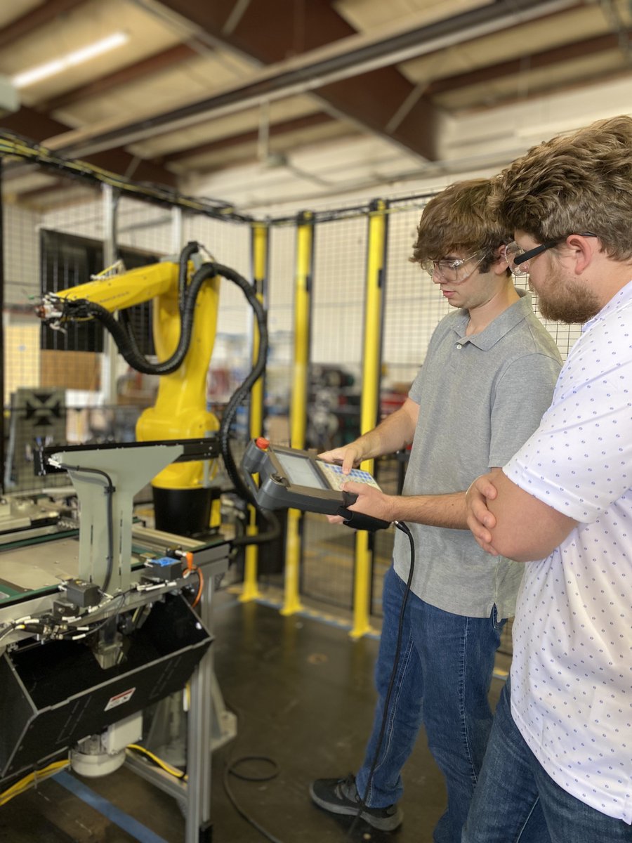 Concept_Systems's tweet image. Happy National Intern Day to our MECOP engineering interns! Your dedication and hard work are truly appreciated. Excited to see what you achieve in your future careers. 

#NationalInternDay #MECOP #evriiRobot #Robotics #Engineering #Manufacturing