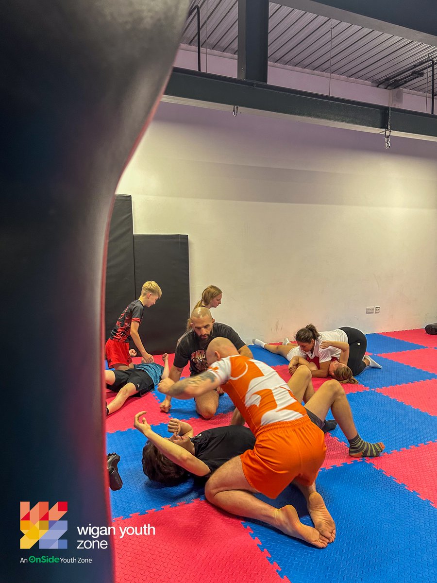 Wigan Youth Zone (@wiganyouthzone) on Twitter photo What an inspirational afternoon! 🙌
We were absolutely honoured to be joined by <a href="/UFCEurope/">UFC Europe</a>’s athletes <a href="/Michaelpage247/">Michael Venom Page</a>, <a href="/LeroneMurphy/">LERONE MURPHY</a>, <a href="/JFlashGordonMMA/">Jared Gordon</a> and <a href="/VenezuelanVixen/">Julianna Peña</a> for the launch of our WYZ's UFC x @onsideyz youth mentoring programme.
#wigan #onside #ufc #mma What an inspirational afternoon! 🙌
We were absolutely honoured to be joined by <a href="/UFCEurope/">UFC Europe</a>’s athletes <a href="/Michaelpage247/">Michael Venom Page</a>, <a href="/LeroneMurphy/">LERONE MURPHY</a>, <a href="/JFlashGordonMMA/">Jared Gordon</a> and <a href="/VenezuelanVixen/">Julianna Peña</a> for the launch of our WYZ's UFC x @onsideyz youth mentoring programme.
#wigan #onside #ufc #mma
