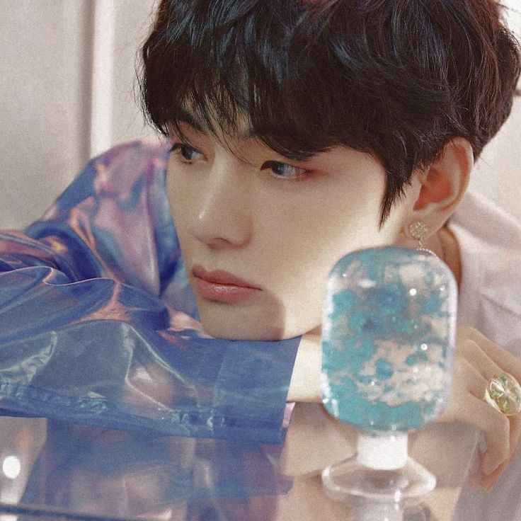 بی‌تی‌اس همیشه هفت نفره میمونه،حتی اگر تک تک شما حرومیا نخواید
BORAHAE TAEHYUNG  
BTS IS 7 
BTS FOREVER  
ARMYS LOVE BTS 
WE LOVE YOU TAEHYUNG 
WE LOVE YOU BTS 
BTS BTS BTS