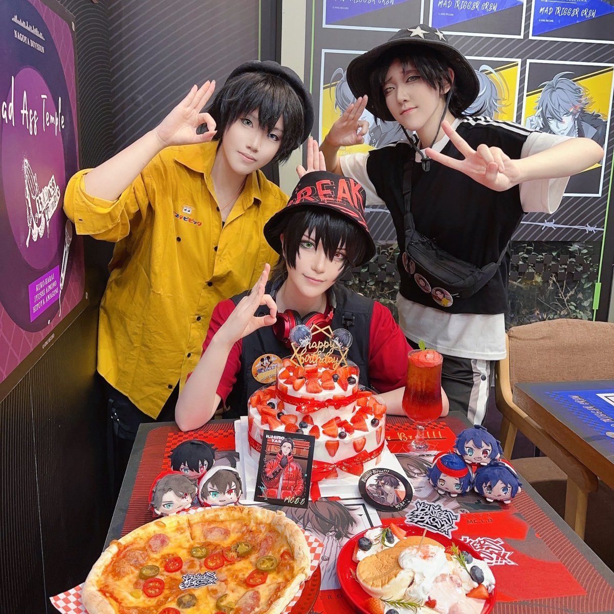 Rumijiang's tweet photo. 🎉HAPPY BIRTHDAY TO ICHIRO!🎉
 💛❤️💙
#山田一郎誕生祭2024
#山田一郎生誕祭2024

二郎：灕  |  三郎：千桐 https://t.co/PNTyiDFrFC