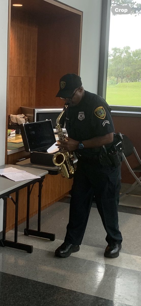 HPDOCAAALIAISON's tweet photo. I was excited to teach Basic Music Theory and play a little song for the students at HPD G.R.E.A.T. Summer Camp at Emancipation Park. @DetCarr1 @houstonpolice @ABHudsonHPD @AapolH https://t.co/m6D7voBli4