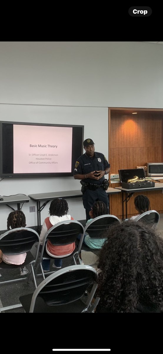HPDOCAAALIAISON's tweet photo. I was excited to teach Basic Music Theory and play a little song for the students at HPD G.R.E.A.T. Summer Camp at Emancipation Park. @DetCarr1 @houstonpolice @ABHudsonHPD @AapolH https://t.co/m6D7voBli4