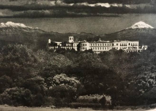MelSupernova's tweet photo. Se abre fecha para la Clase/recorrido de Chapultepec (cerro, Castillo, Los Pinos) el 18 de agosto. 

Vamos a ver todo el recorrido desde época prehispánica hasta el siglo XXI en la parte más paradójicamente olvidada de la ciudad. 

Información vía DM https://t.co/j1yRHed7Ot