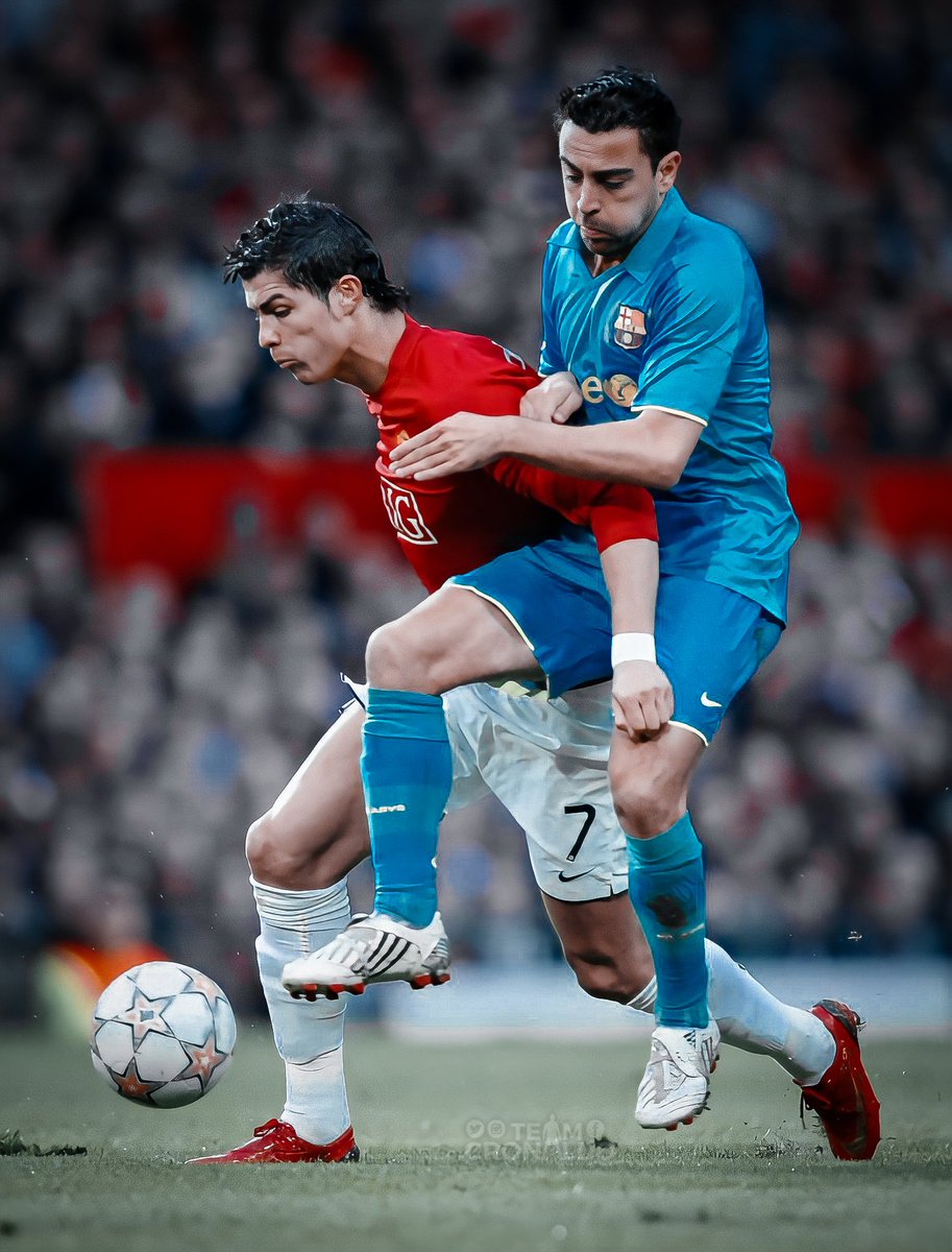 GoatWordCR7's tweet photo. 🚨 Xavi Hernandez antes de Cristiano Ronaldo ingressar no Real Madrid:

“Junto com Messi, Ronaldo é o melhor jogador do mundo. Na verdade ele está à frente de Leo em termos de influência num jogo, o garoto tem tudo”. https://t.co/uRIslk9ojc
