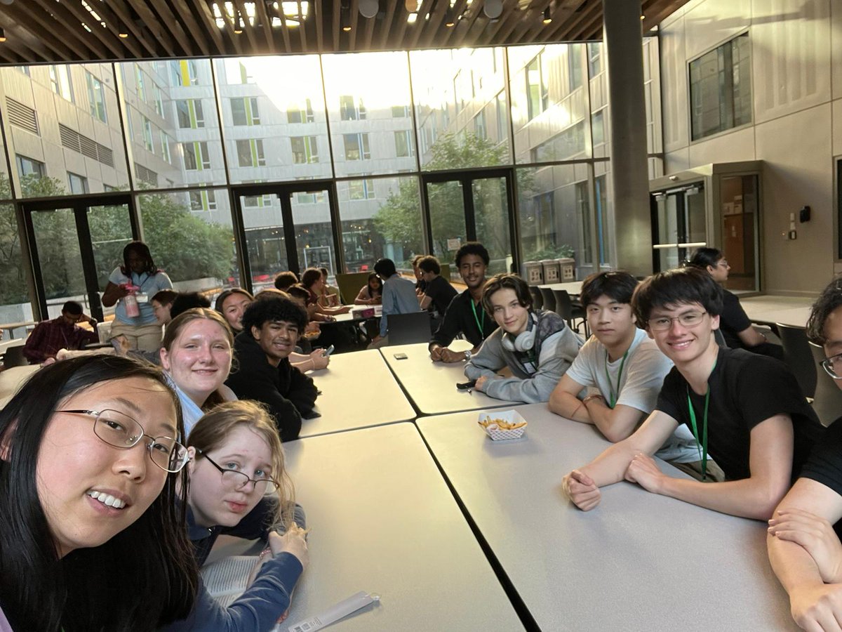 Team Little Green Martians tweet media