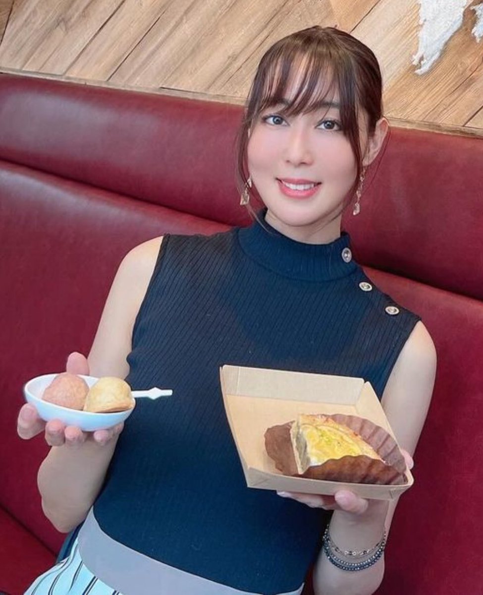 KNITnoRyuukiNO1's tweet photo. このノースリーブ全部マジでエロい💞💞💞💞💞 https://t.co/OMlStLNO3D