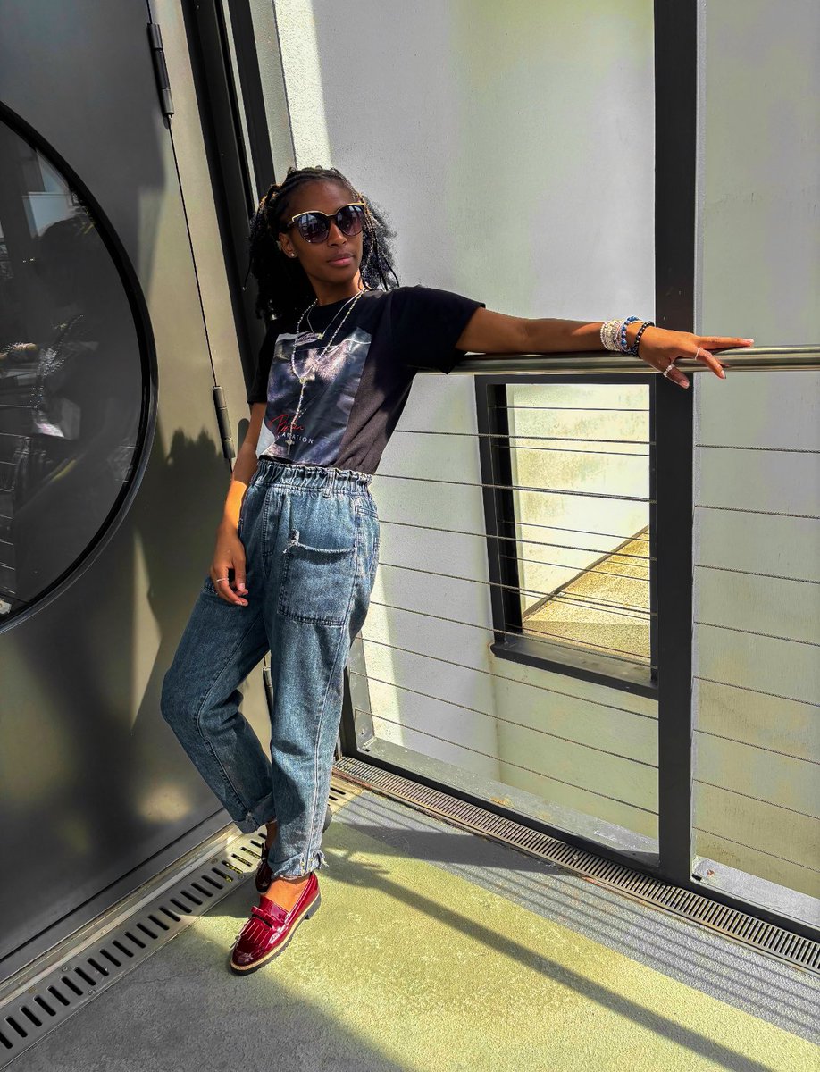 Imaniluvanga's tweet photo. Stunning with the #BeberuDeclaration T-shirt from @Wakazi ❤️ What’s your favorite frame? https://t.co/7p2rxLusqx