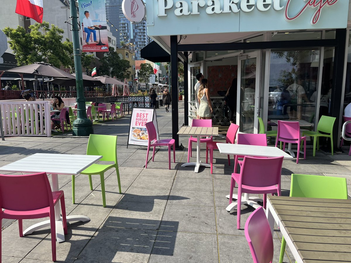 コミコン初日行ってきます!

リトルイタリーで朝飯食べた! 