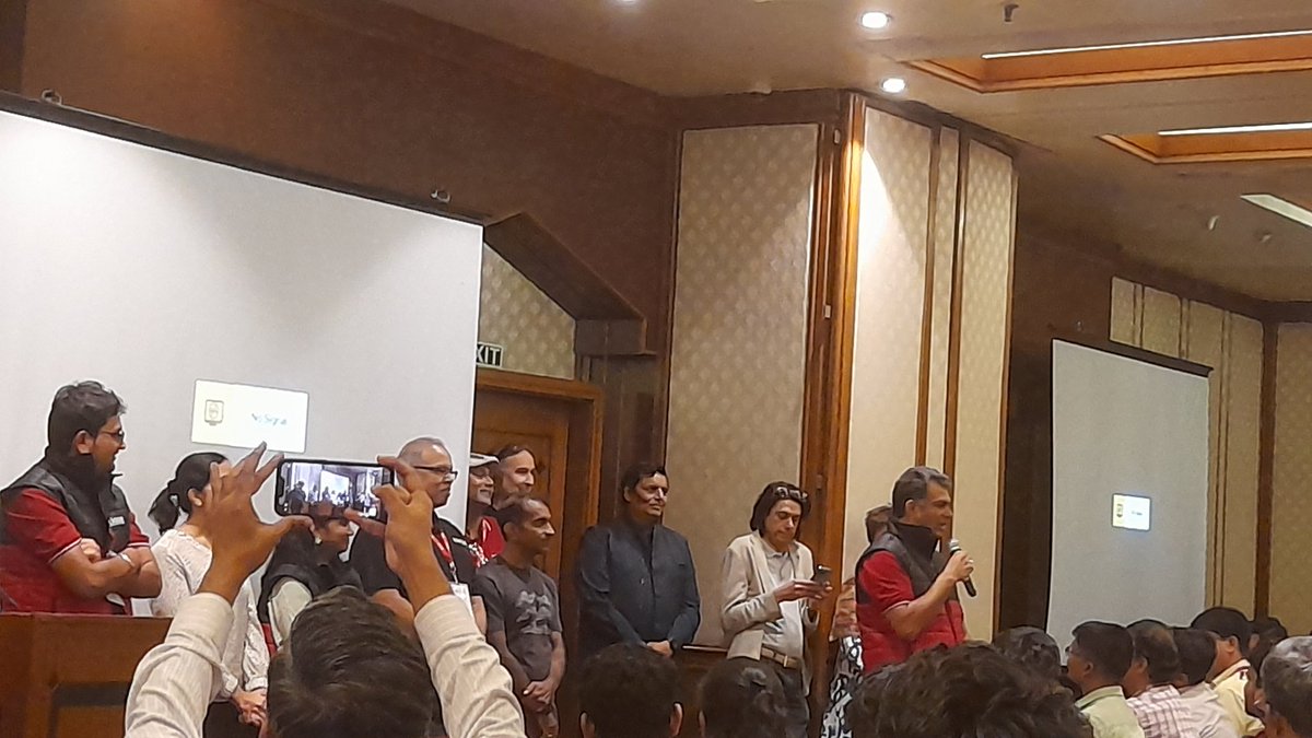 jayen123's tweet photo. #Mumbai  #OCYatra24 @oracleace @AIOUG @aioug_mumbai @MikeDietrichDE 
@vijaysiva79 @dbasolved @gg_goindi
@Roopesh_Thokala  @bkhan @Ambili_Thots 
@oracleugs @oracleace @Oracle @SriramVrinda @Mirela_RoOUG @sai_penumuru @tanwanichandan
@surajmalli @vinaymistry @ranjanpriya https://t.co/kTSPqNXh0W