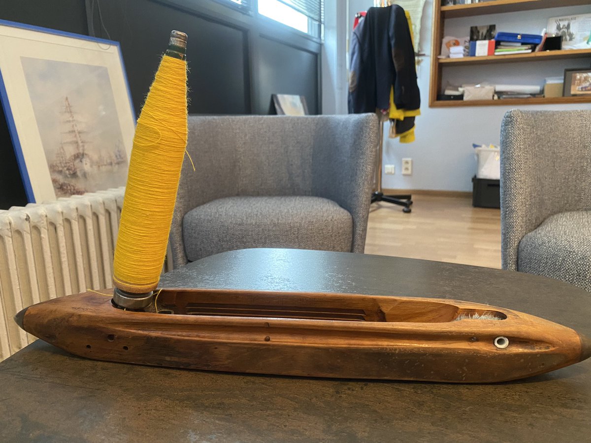 BonnaterreL's tweet image. Le jour de ses 101 ans Monsieur Tramblin ancien cadre de l’industrie textile de #Caudebec et #Elbeuf offre à la ville de Caudebec une navette textile de plus de 50 ans. Merci beaucoup à lui pour ce cadeau et pour nos échanges passionnants ! #centenaire #industrie