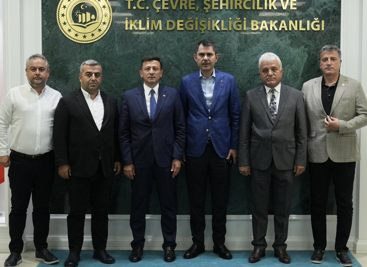 Çevre Şehircilik ve İklim Değişikliği bakanımız sayın <a href="/murat_kurum/">Murat KURUM</a> u Ak Parti Genel Başkan yardımcısı Sayın <a href="/avhamzadag/">HAMZA DAĞ</a> ile <a href="/izdeda/">İzmir Depremzedeleri Dayanışma Derneği (İZDEDA)</a> olarak ziyaret ederek Dünya Bankası kredisi kullanımı konusunda İzmir’e göstermiş oldukları hassasiyet için izmir Depremzedeleri  adına teşekkür