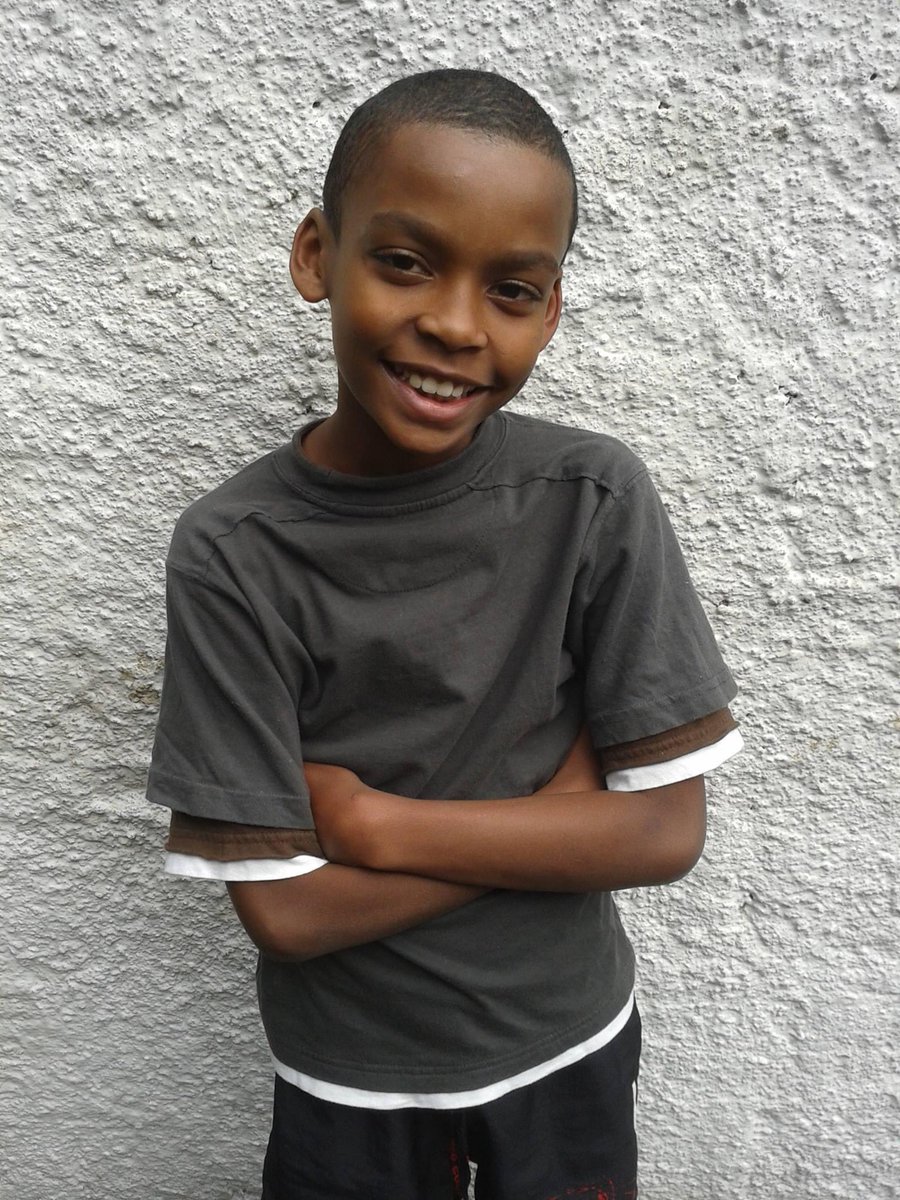 BlackouttMc's tweet photo. A trend pros neguinho tem q ser sua foto careca/ sua foto cabeludo https://t.co/x9fIbBSbev