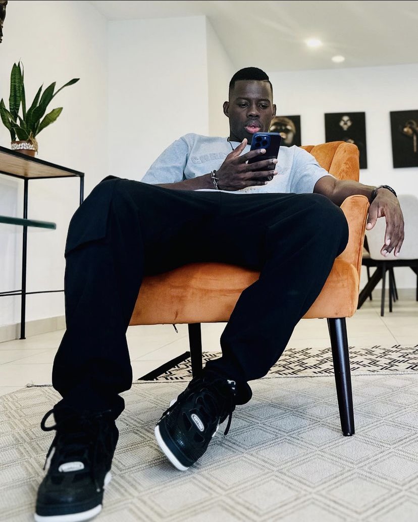 F_Footballers's tweet photo. 1. Thursday Moodboard? Okay! 😎
#Drip #Flyest #Footballers #NbcLeague #TanzaniaPremierLeague 🇹🇿 https://t.co/2QIeMhg1QF