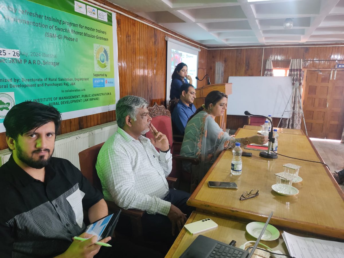 mission_sbm's tweet image. Batch 2! Day 1: Refresher Training of Master  Trainers on the implementation of Swachh Bharat Mission Grameen Phase II going on at JKIMPA&amp;amp;RD, Srinagar, on Tuesday.
#Swachhbharat 
#Sanitation #RefresherTraining
#MasterTrainers