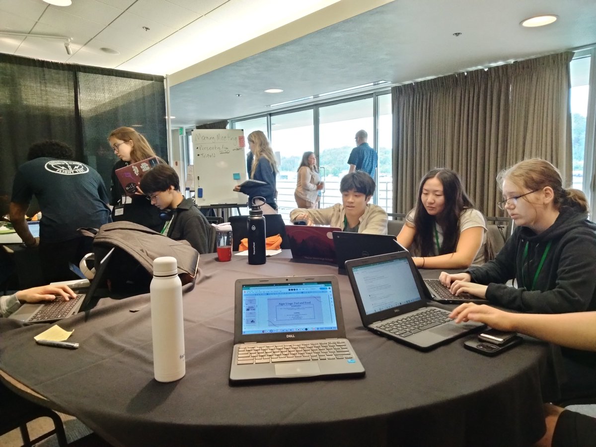 Team Little Green Martians tweet media