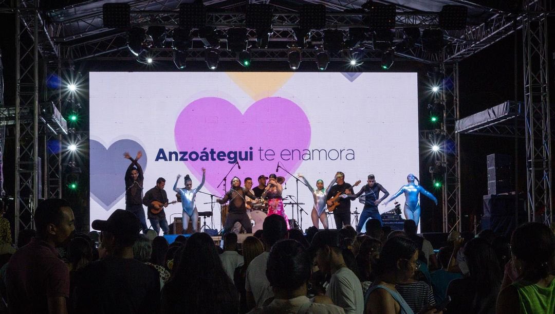 #TBT | hoy recordamos la segunda edición de la Feria de Turismo Anzoátegui, una plataforma vital para mostrar la #diversidad cultural, la naturaleza y las #oportunidades de inversión en el estado.🙌🏻