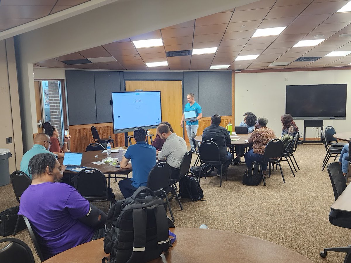 SISDInstTech's tweet image. Teachers continue to building their capacity with the #BenQWhiteboard and #SpringISDBlendedLearning by attending Overview, Beginner, and Intermediate #BenQ sessions at the #SUMMER_TEACHER_EXTRAVAGANZA #UNSTOPPABLE @SpringISD_Super @SISD_CoA @LatracyHarris @SpringISD