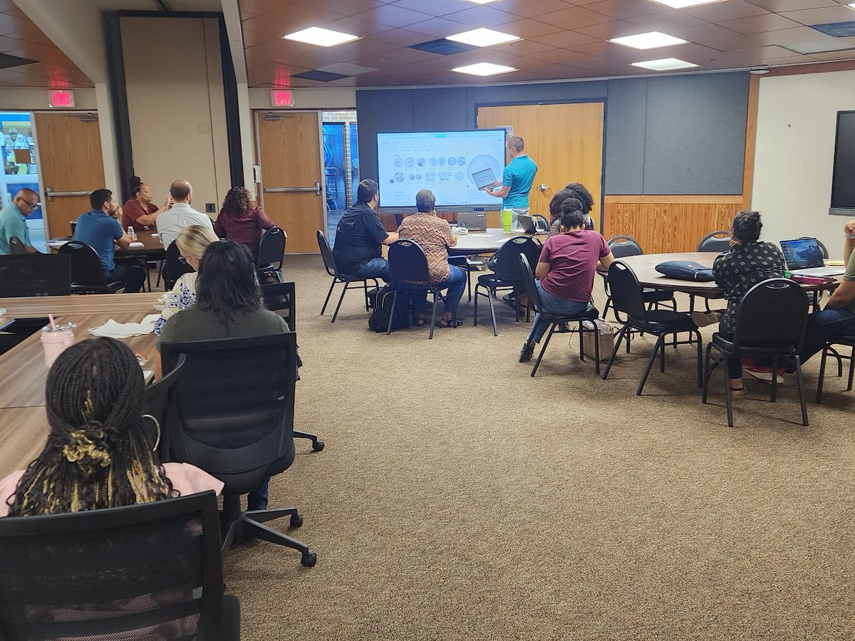 SISDInstTech's tweet image. Teachers continue to building their capacity with the #BenQWhiteboard and #SpringISDBlendedLearning by attending Overview, Beginner, and Intermediate #BenQ sessions at the #SUMMER_TEACHER_EXTRAVAGANZA #UNSTOPPABLE @SpringISD_Super @SISD_CoA @LatracyHarris @SpringISD
