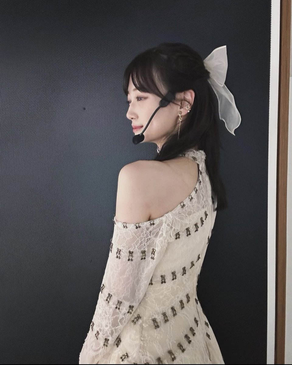 nonramina's tweet photo. 25歳のお誕生日おめでとう🎉
新しい道に進んでからの初めてのお祝いだね！！！！！
過去もそしてこれからのこの先もいろんな新しい道に進んだとしても、一生の推しでずっと応援しています！！！！
良い一年になりますように✨
#山下美月生誕祭 https://t.co/iioKLjEDQw