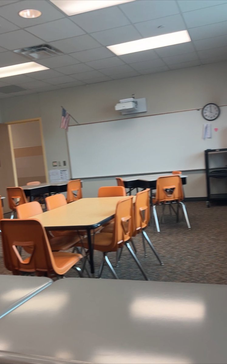 Miss Ice tweet media