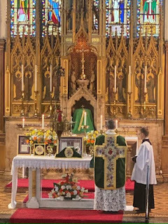messainlatino's tweet photo. L'arcivescovo di Liverpool "sfratta" l'Istituto Cristo Re dalla chiesa di Liverpool. - - #liverpool #ICRSS #traditionescustodes #MiL #mtl — 🔸Per leggere il post di #Messainlatino CLICCARE QUI 👉🏼: https://t.co/xgdkcdFtRW https://t.co/5QL6tqGyPf