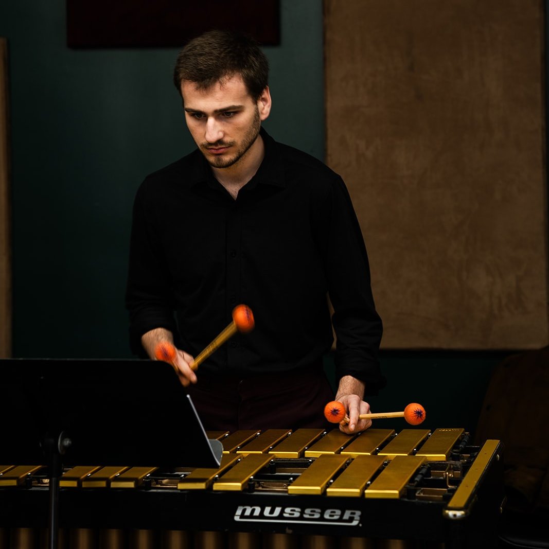 VerveJazzEns's tweet photo. 🎶  Meet our vibrophonist...Pedro immersed in the rhythm!

#PedroSequeira #Vibraphone #jazz #jazzmusic #band #music #musician #musician #musicislife #musicians #musiclife #musiclovers #musicismylife #newmusic #TheVerveJazzEnsemble #VerveJazz #JazzVibes #TraditionalJazzBand https://t.co/Z3Id7v9UWG