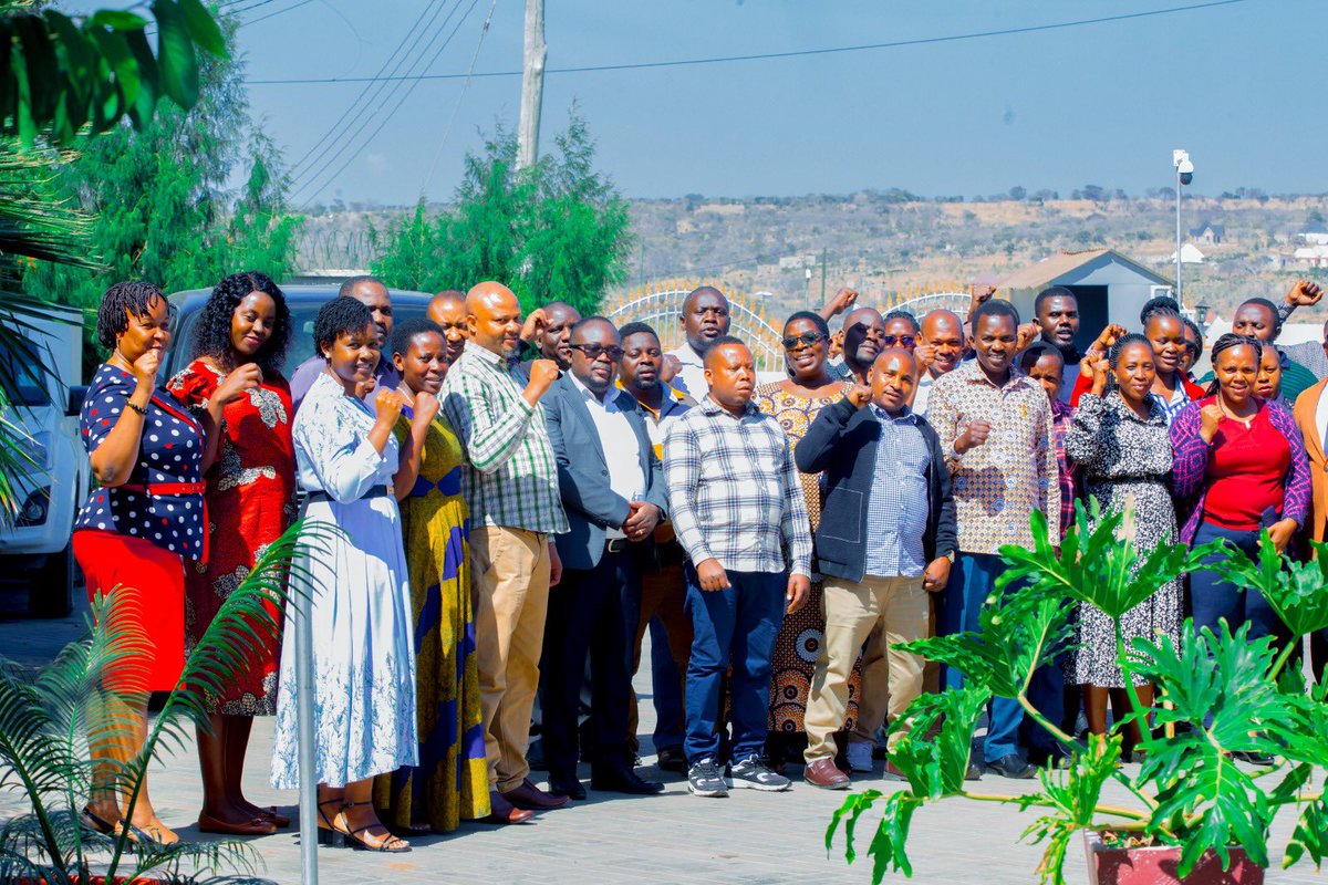 TuicoUnion's tweet photo. Baadhi ya picha za pamoja za kikao kazi cha TUICO TANESCO Kanda ya Nyanda za Juu Kusini Magharibi ambacho kinafanyika Wilayani Chunya, Mkoani Mbeya. Kikao hicho kilianza tarehe 22/07/2024 na kinatarajia kuisha tarehe 24/07/2024. https://t.co/yxchBzeqrH