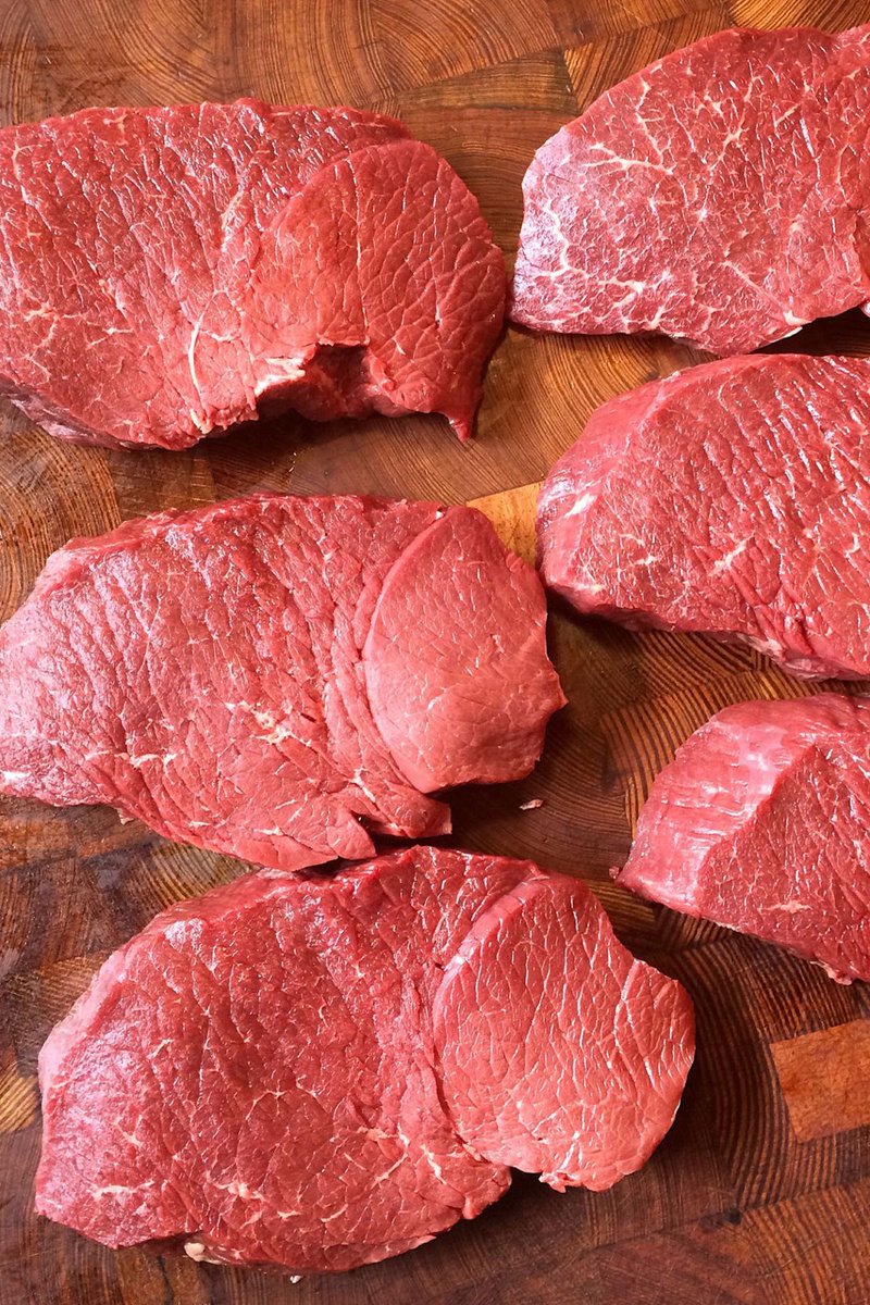 garer149's tweet image. أحذر أن تكثر من أكل اللحوم سيصيبك "داء الملوك"👑🚫

هذا المرض يعتبر أكثر الأمراض ألماً للمفاصل وأكثرهم إزعاجاً لصاحبه ⚠️

يسمونه "داء الملوك"  وستعرف السبب..

أسبابه.. أعراضه.. علاجه.. طرق الوقاية 👇👇