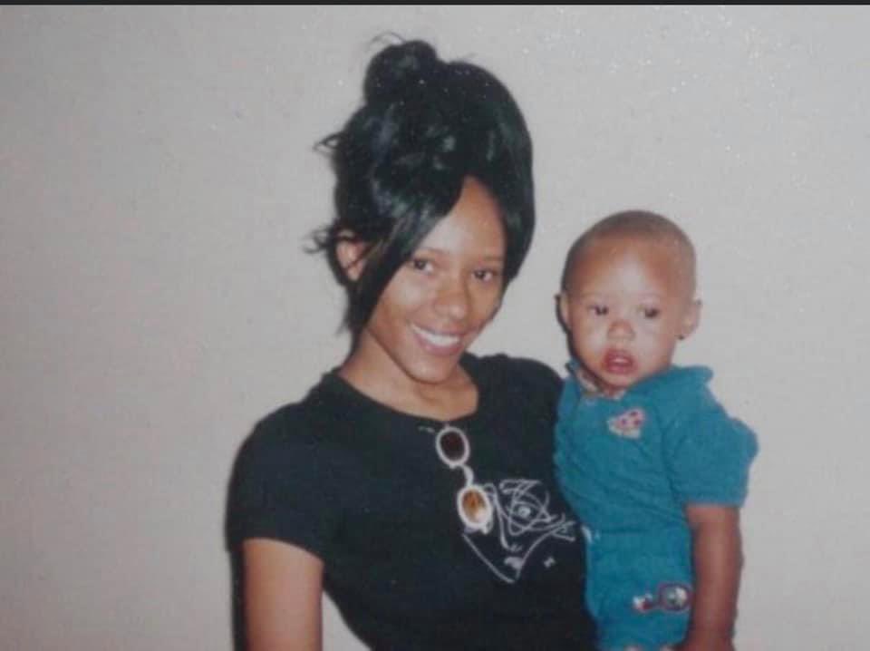 Polarbearkold1's tweet photo. Happy Heavenly birthday to my sister #RIPCJ 🙏🏽🫶🏽🎈🎉❤️🎊💕🍾 🕊️🕊️ https://t.co/z7XX02SCdt