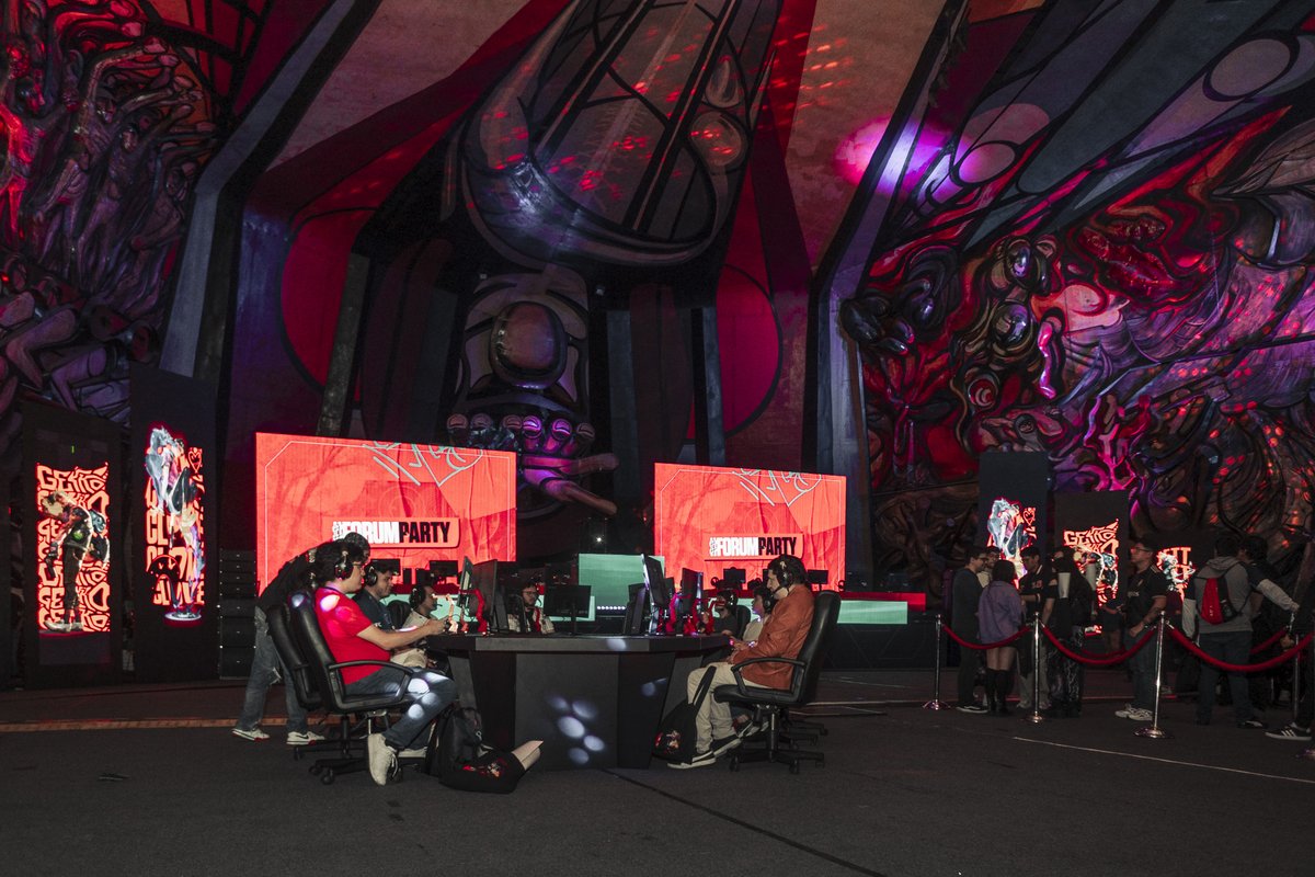 VALORANTLATAM's tweet photo. Nuestro juego. Nuestro deporte. Nuestra emoción. ¡Gracias a TODOS los agentes que nos acompañaron en la #FORUMPARTY! 💥 https://t.co/OFXQn0VhWk