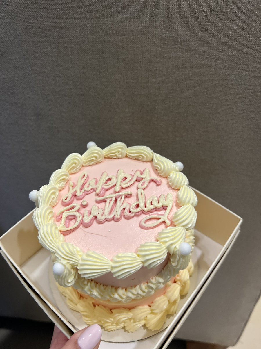 ISHUAAI's tweet photo. 12 july | 🎂 https://t.co/E68x5H8Mzw
