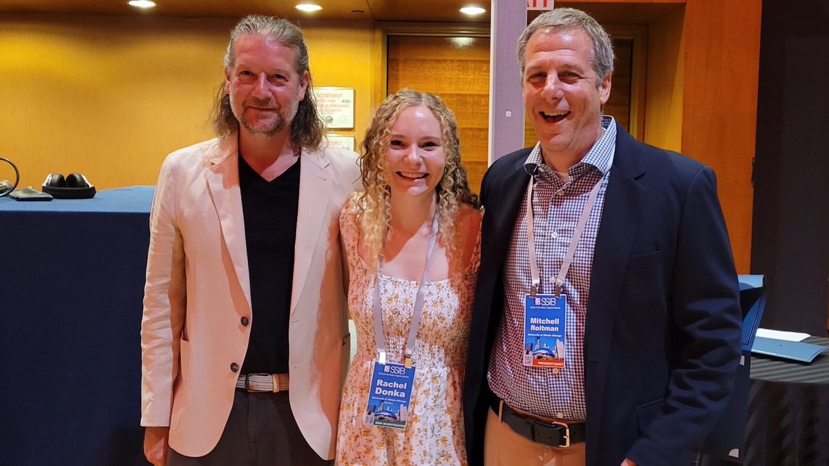 #BestPosterPresentation Awardee <a href="/RachelDonka/">Rachel</a> from <a href="/jamiedroitman/">Jamie Roitman</a> lab <a href="/thisisUIC/">University of Illinois Chicago</a>