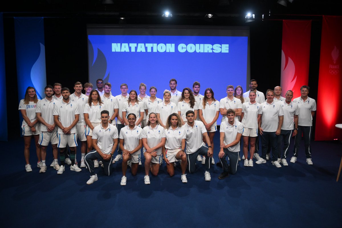 FFNatation's tweet photo. Au cœur des Bleus au Club France pour la journée média avant Paris 2024 - Inside 👉 https://t.co/QPsxXbTySF 

📸 CNOSF / KMSP
#teamFrance #teamffn #natationcourse #Paris2024 https://t.co/NSxbvIGxRA