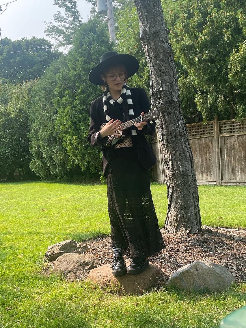 #willwood goes to a picnic? interesting