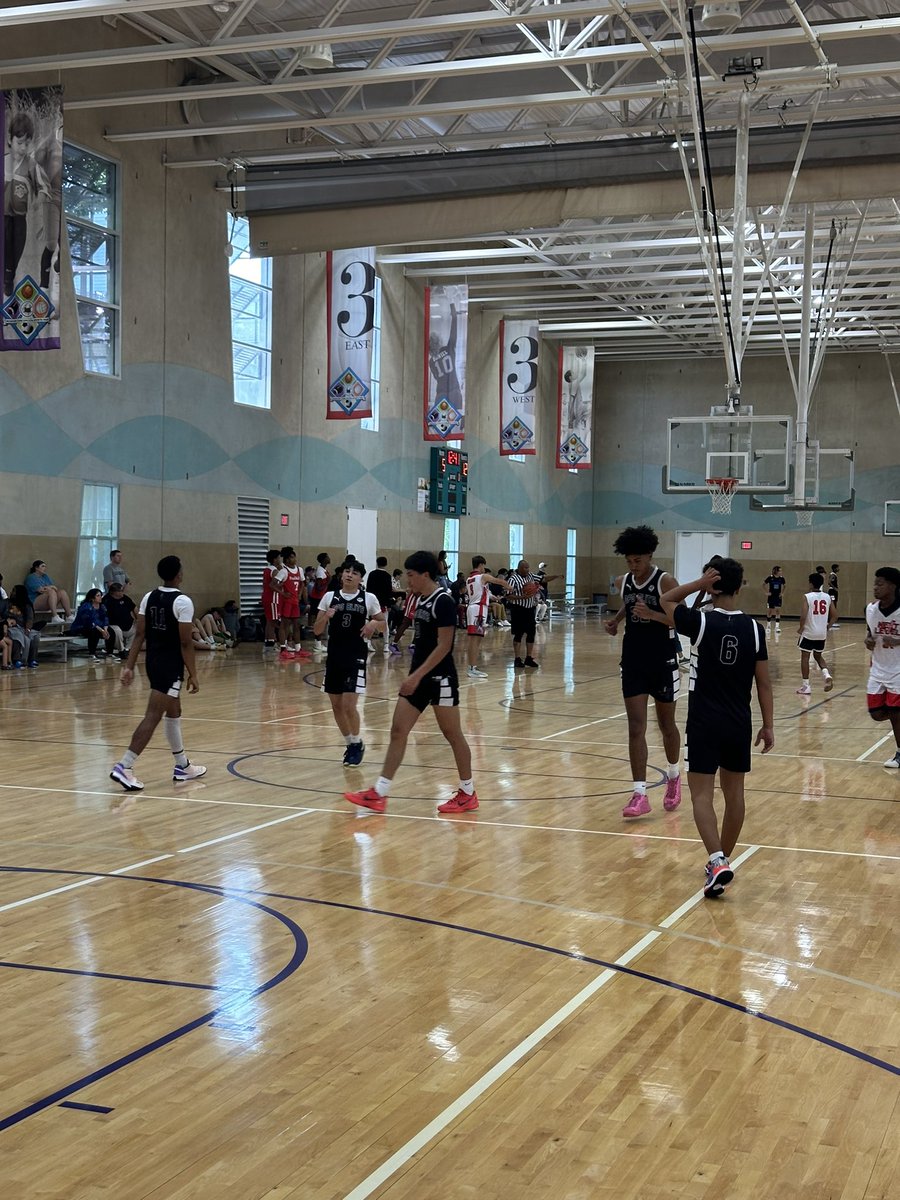 🚨Now Posted!🚨

ICYMI, we look back at the teams who stepped up &amp; went 4-0 this past wknd at the 9th Annual ACHLive  #SummerHoopsfest 

alamocityhoops.com/news_article/s…

<a href="/Jewlzonthemic/">Jewlz💎</a> <a href="/JayCollins_1/">🗻</a> <a href="/drehayes_/">Deondre Hayes</a> <a href="/CoachPinchback/">Steven J Pinchback</a> <a href="/shotbydt/">dt</a> <a href="/nhuaracha1/">Nejle Huaracha</a> <a href="/TxBallersElite/">Texas Ballers Elite</a> <a href="/raygallardo11/">Ray Gallardo Jr.</a>