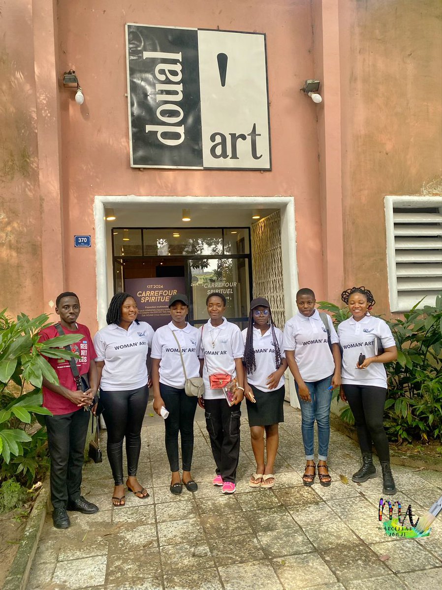 It was a group of 6 young ladies, part of WOMAN’art painting workshop in Bamenda.
This visit aimed to experience our current exhibition « Carrefour Spirituel » and, gain a deeper understanding of our Art center and its significant role in the local art scene. 
📷Marcellas Njonji