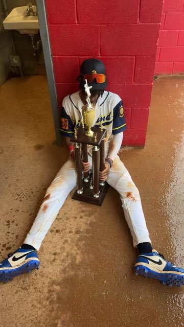 baseball34_27's tweet photo. STATE CHAMPS! Richland Post 215 Gold

Went 7/15 (.467 BA) 5 RBI in the state tournament 
@richland215gold 
@Monarchs803 https://t.co/oLdzkD8qFl