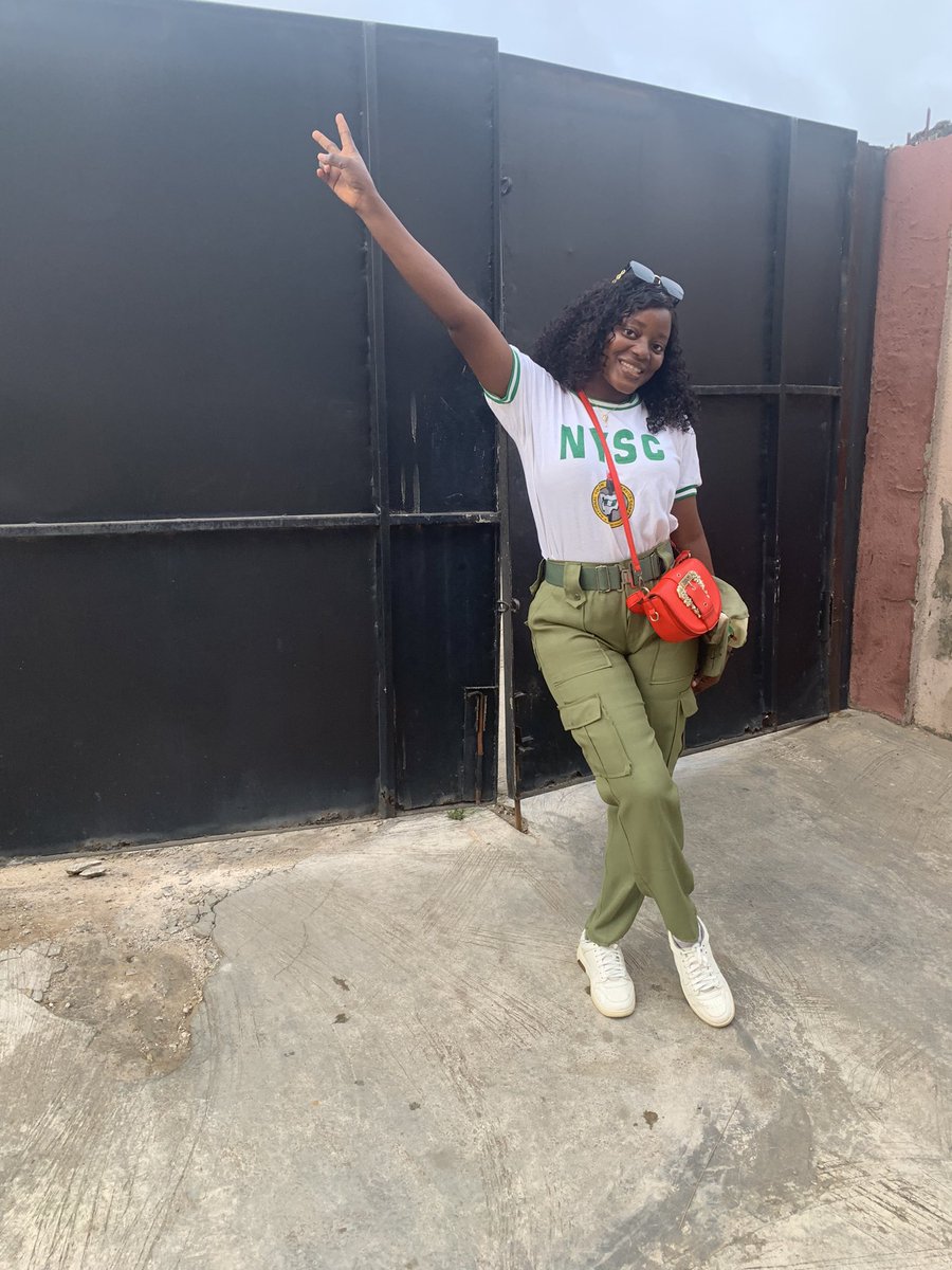 Motunrayoh_'s tweet photo. Congratulations Olubukola 🎉🎊
This is the End of a New Beginning 🎉
#NYSC https://t.co/wk4dUeIVXo
