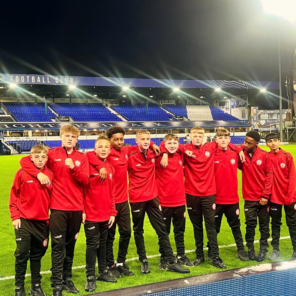RUFCAcademy's tweet image. Our U14 JH side were ball boys at the Birmingham City friendly last night against Rangers!

The lads were looking good in their new VX3 gear at St Andrew's and had a brilliant time 🙌